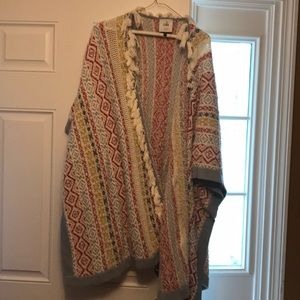 Cabi Siesta Poncho size Med/Lg